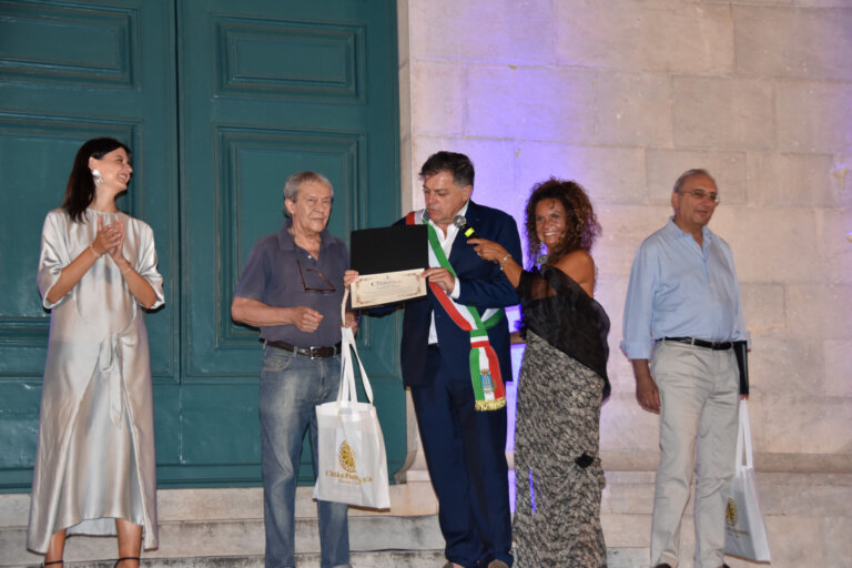 Umberto Fiori vince l’edizione 2024 del Premio Carducci a Pietrasanta