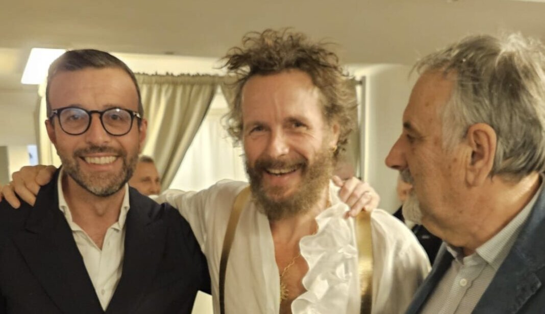 Jovanotti, ricevuto il Gonfalone d'Argento. È il massimo riconoscimento del consiglio regionale