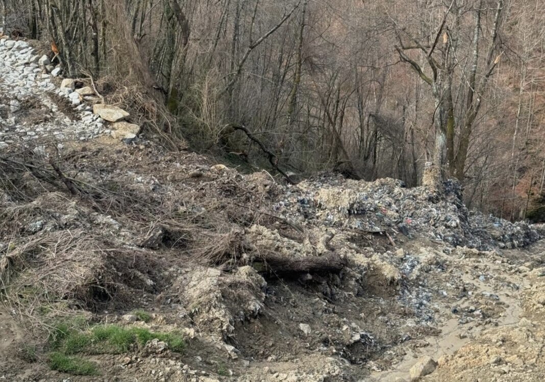 Discarica emersa dalla frana a Palazzuolo sul Senio, Fratelli d'Italia chiede indagine conoscitiva