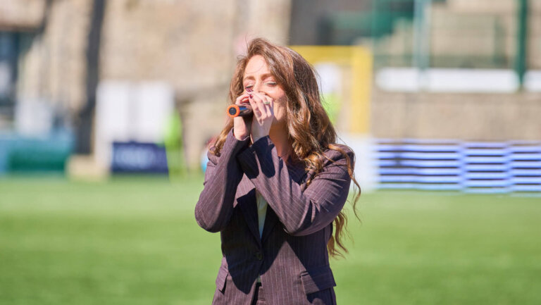 Il Comunale canta con Martina Benedetti: debutta il nuovo inno ufficiale della Pianese